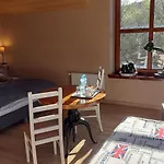 Emarik Oda ve Kahvaltı 3*