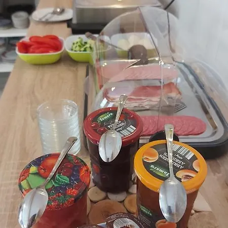 Bed & Breakfast Emarik 3*