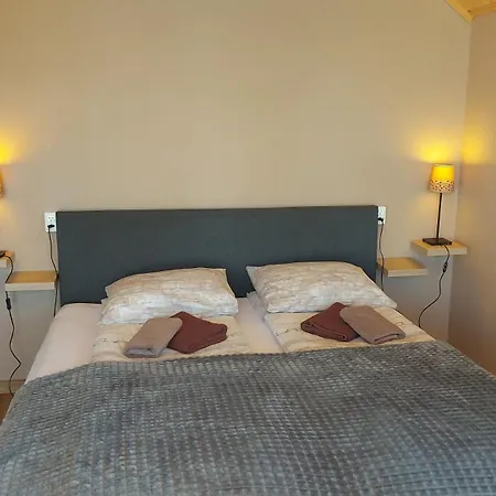 Bed & Breakfast Emarik 3*