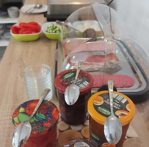 Bed and breakfast Emarik 3*