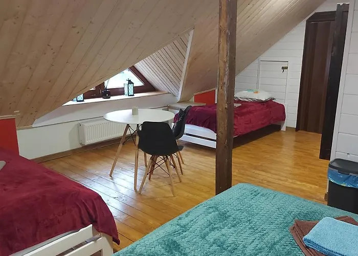 Bed and breakfast Emarik 3*